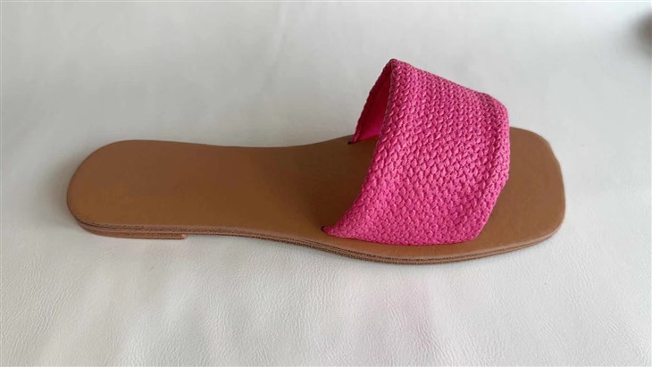 Pink printed slippers manufacture